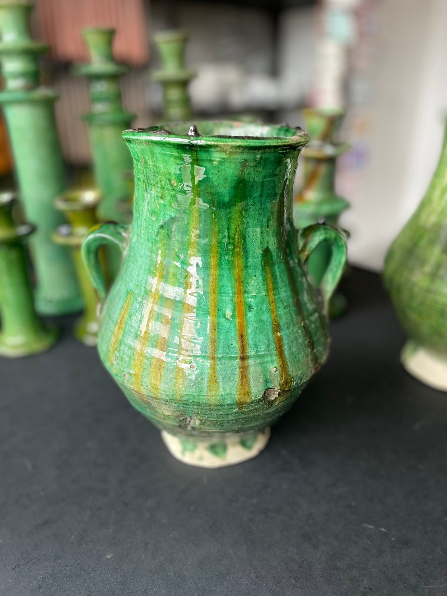 Vase de forme bombée dit Tanjia en poterie traditionnelle de Tamegroute