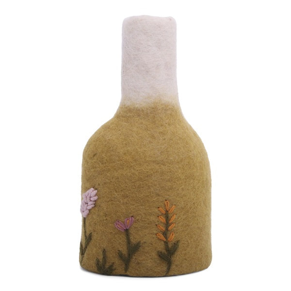 Vases en feutrine avec broderies